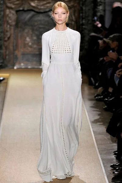 Look 15
